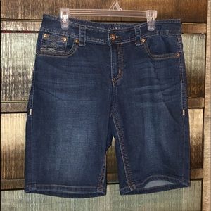 Melissa McCarthy seven shorts. Size 14